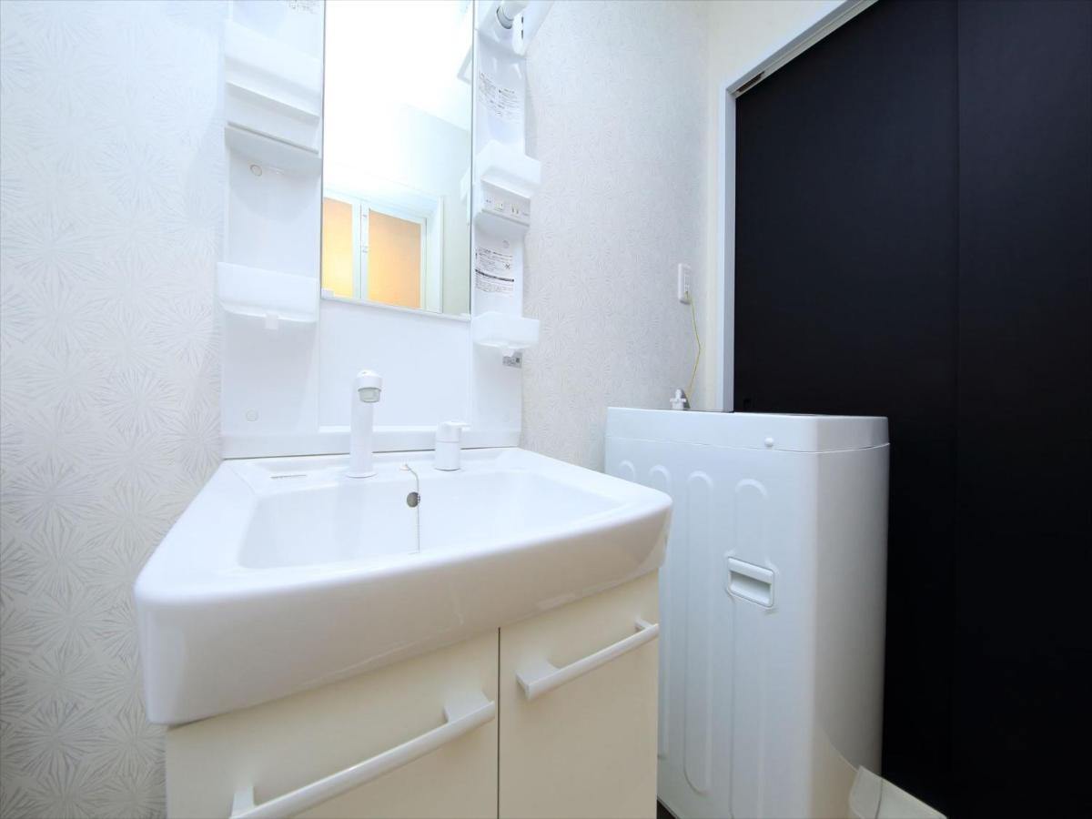One-Bedroom Apartment,1027972888:JPEG