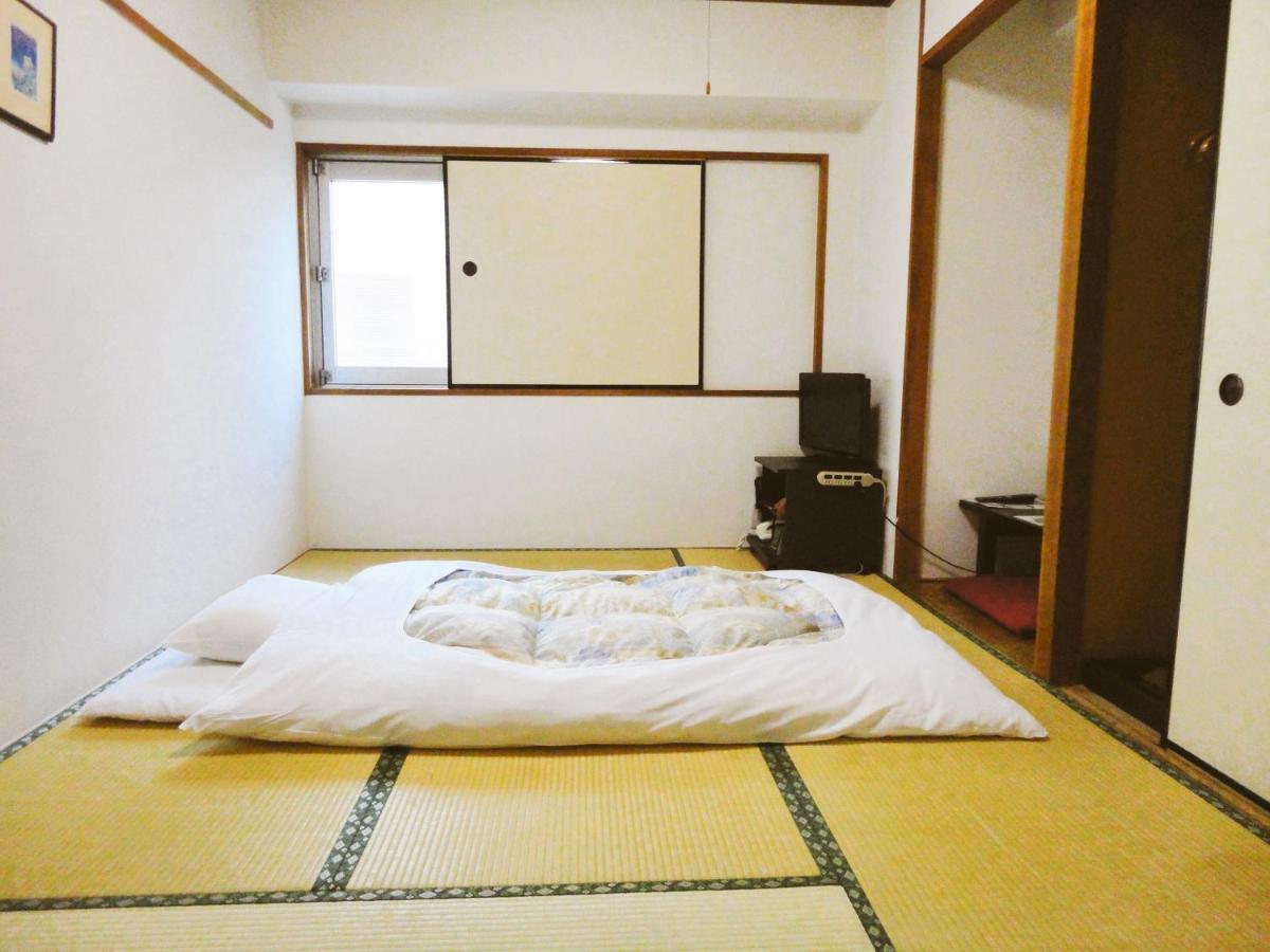 Japanese-Style Single Room Smoking