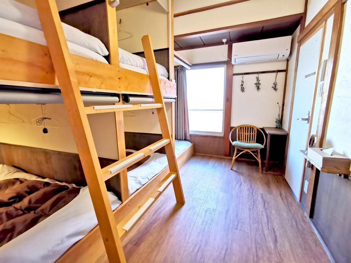 Bed 4-Bed Female Dormitory Room,1154714883:JPEG