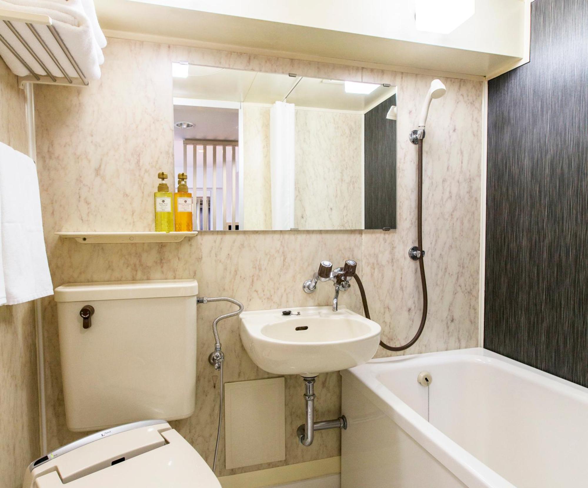 Triple Room Smoking House Keeping is Optional Additional Cost,1213496023:JPEG