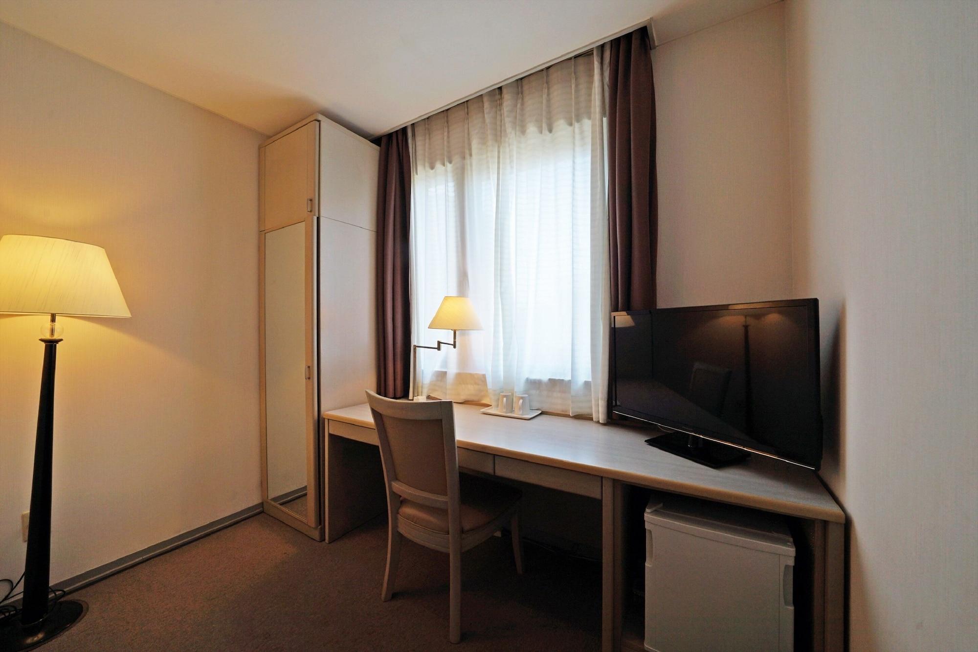 Moderate Twin Room Smoking,1222539793:JPEG