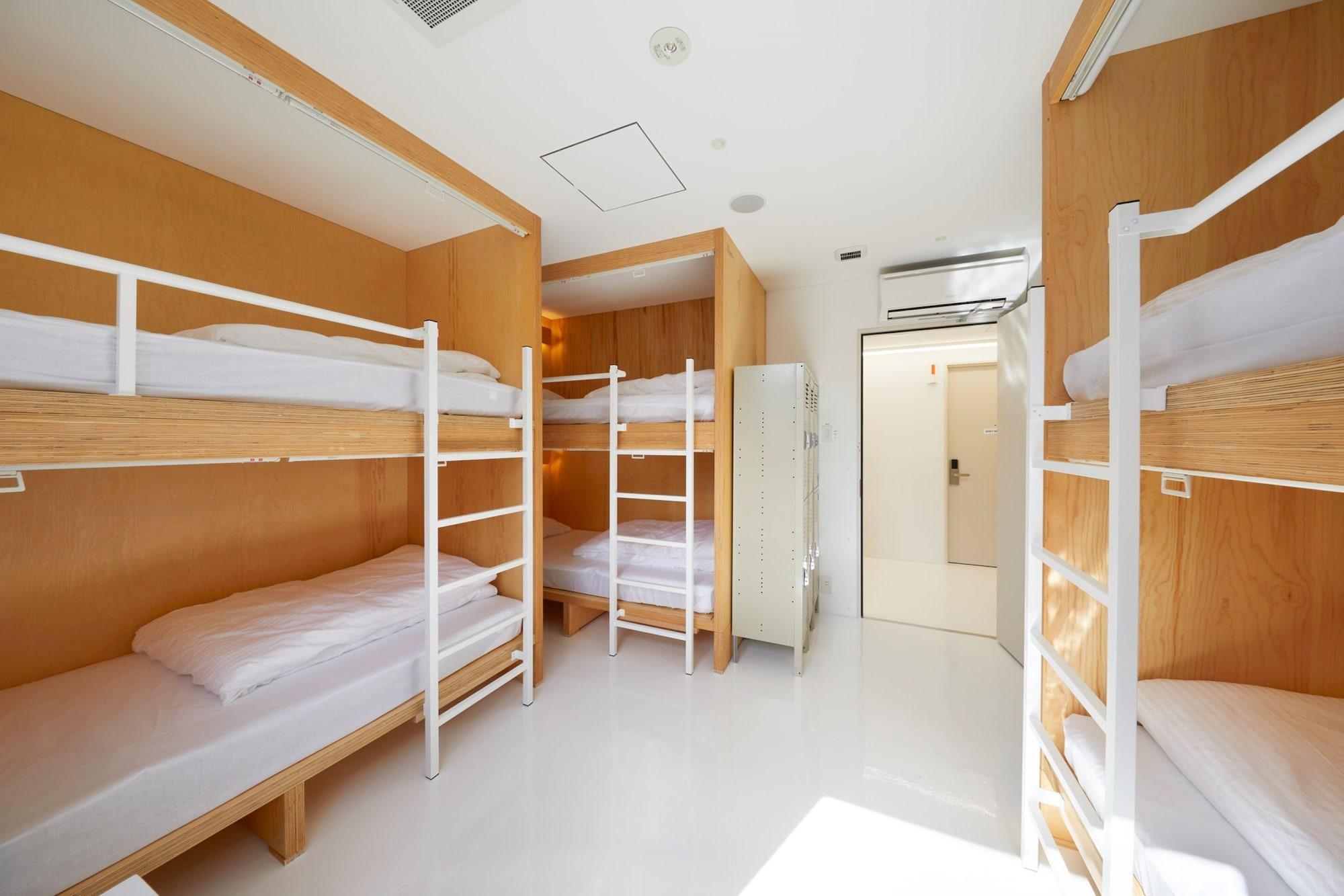 Bunk Bed 6-Bed Female Dormitory Room