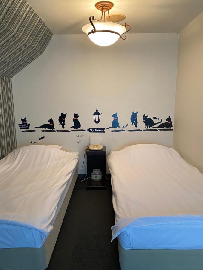 Standard Twin Room Non-Smoking,1255031080:JPEG