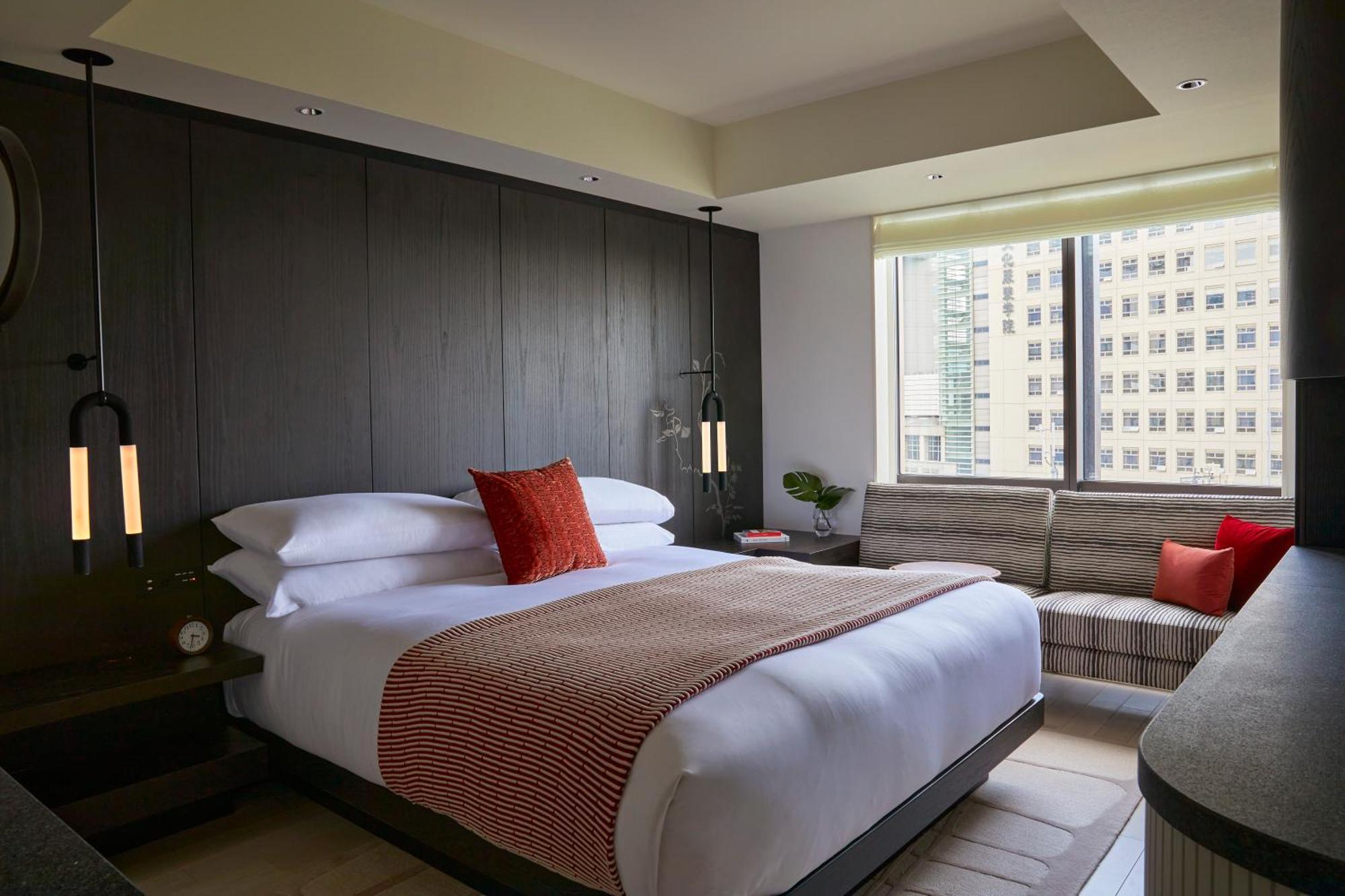 Quarto Essential com Cama King-size