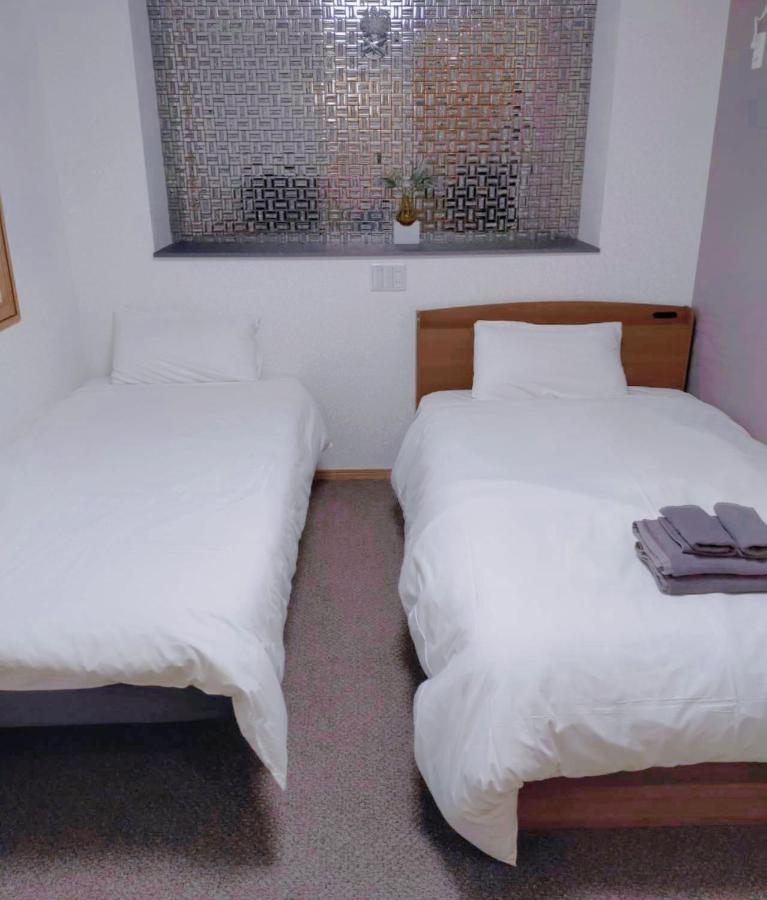 Twin Room Bath,995481043:JPEG