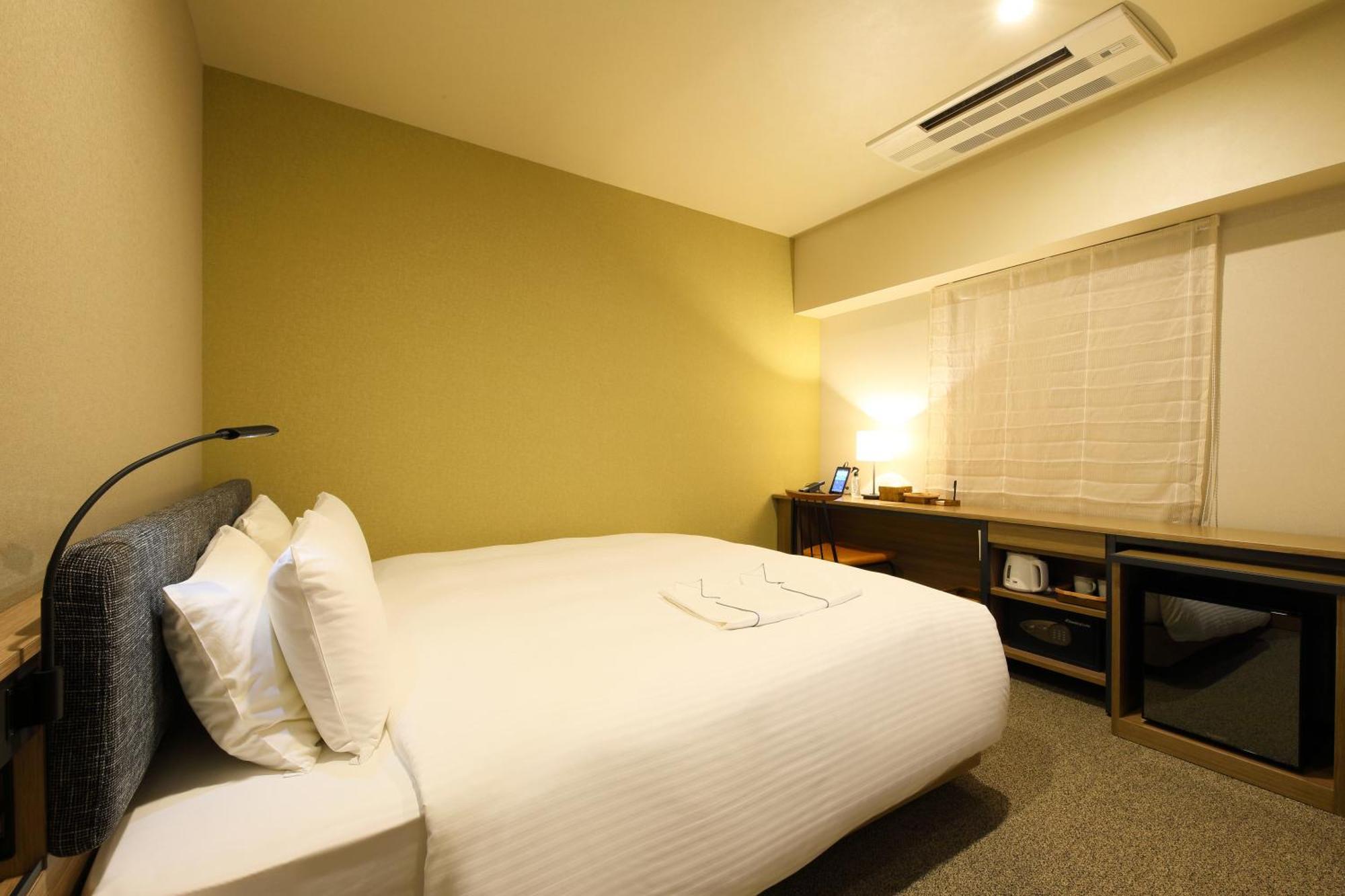 Deluxe Double Room Non-Smoking,1549558957:JPEG