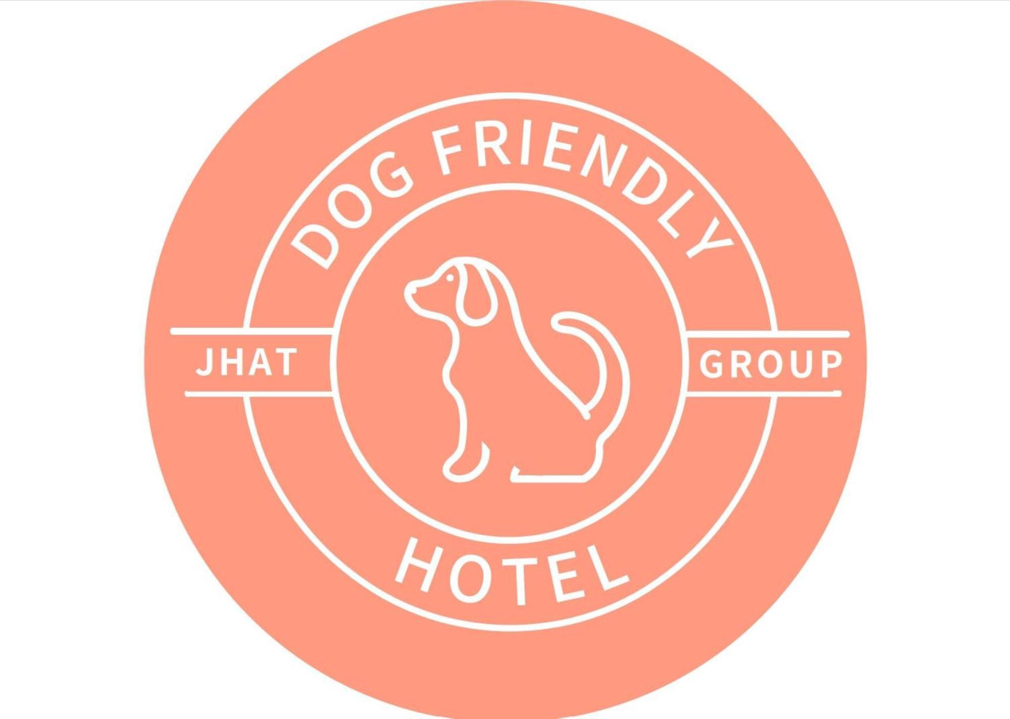Dog-Friendly Deluxe Twin Room Non-Smoking One Dog,1549453450:JPEG