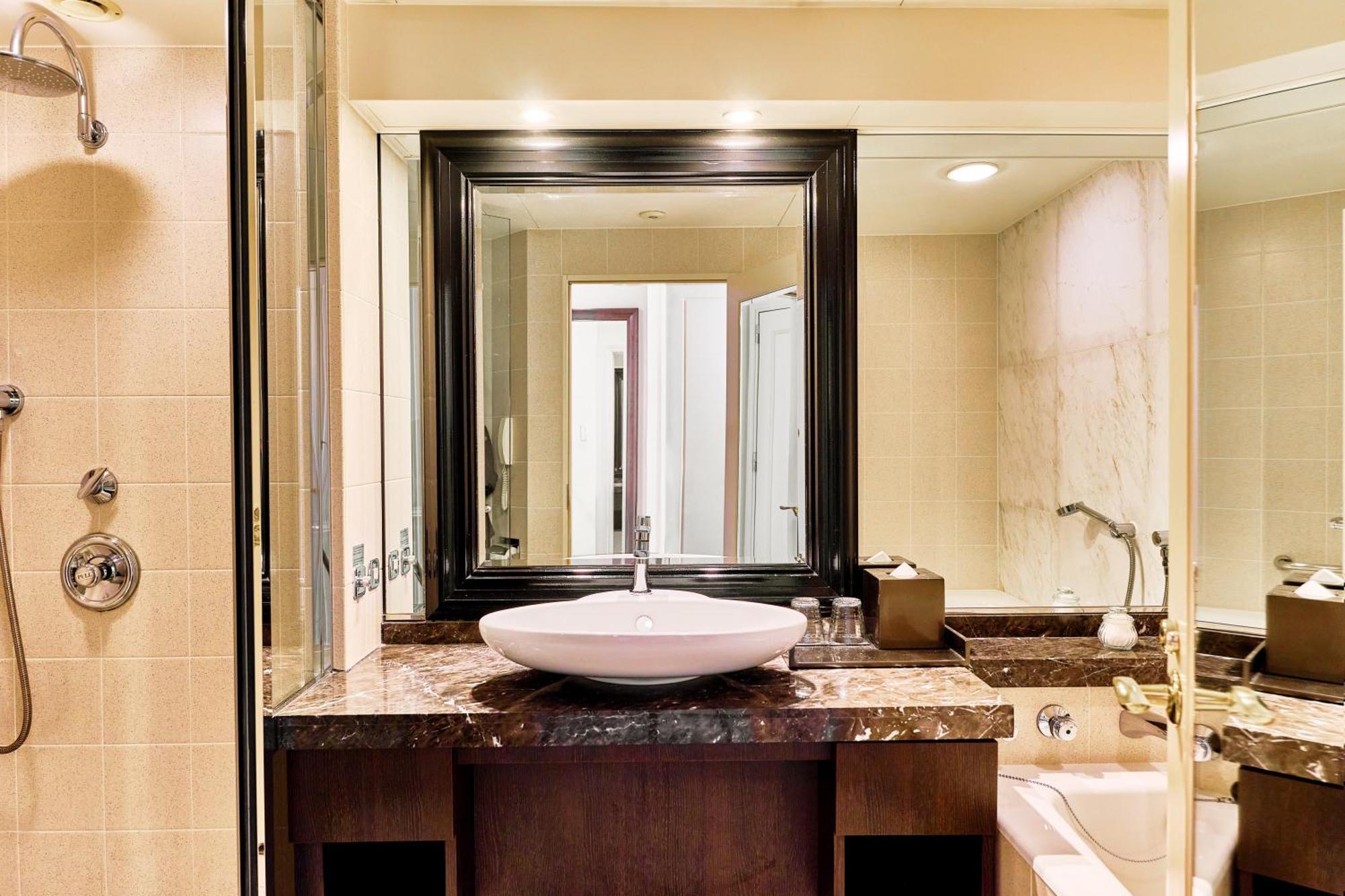 Classic Twin Room River View High Floor