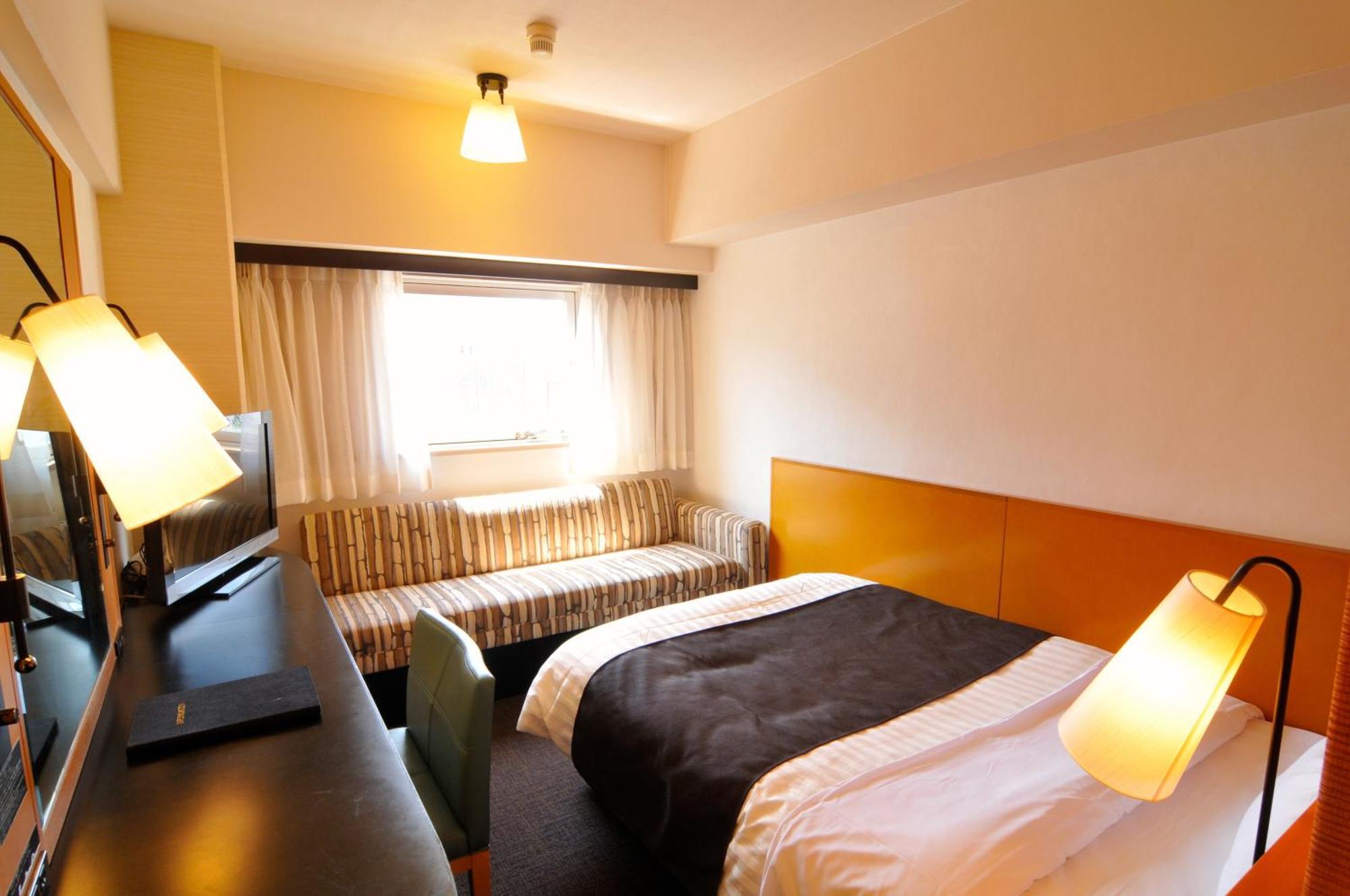 Small Double Room Non-Smoking,1283624218:JPEG