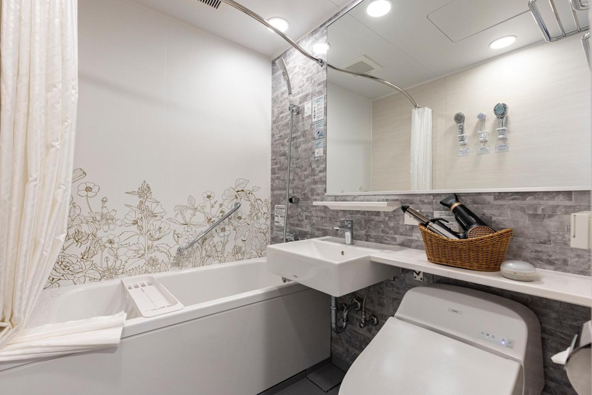 BEAUTY＆CARE ROOM – Non-Smoking（Bank-Bed up to ）