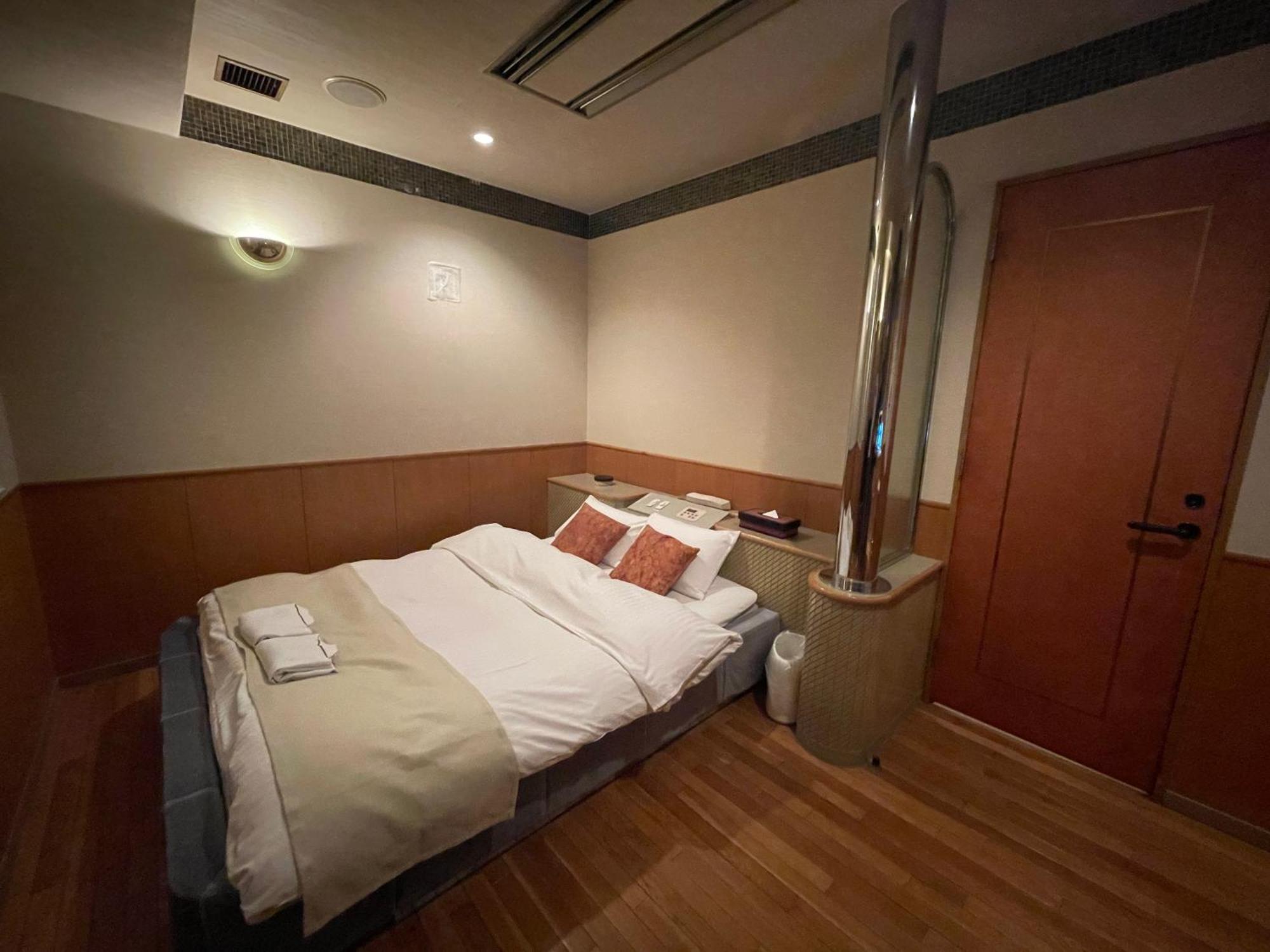 Double Room,1620581466:JPEG