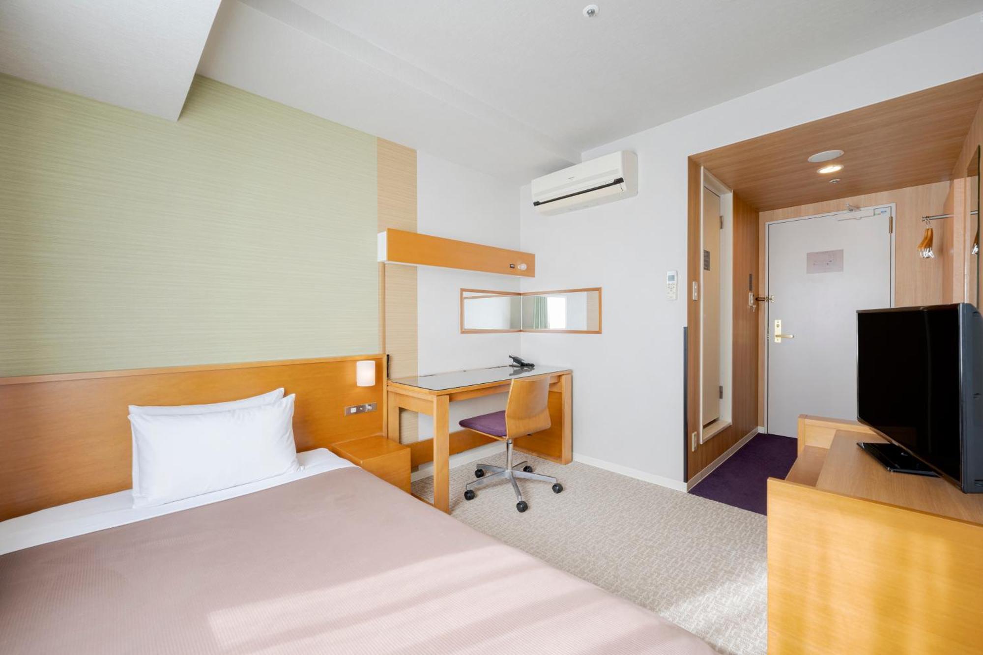 Petite Chambre Simple - Non-Fumeurs