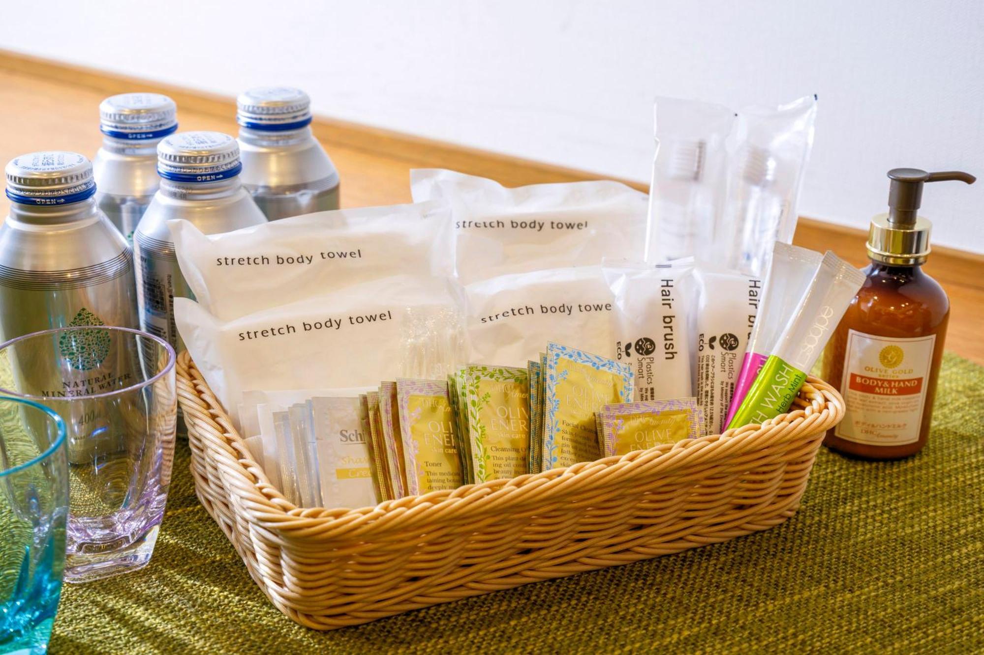 Deluxe Twin Room with Extra Bed - Non-Smoking,1717077004:JPEG