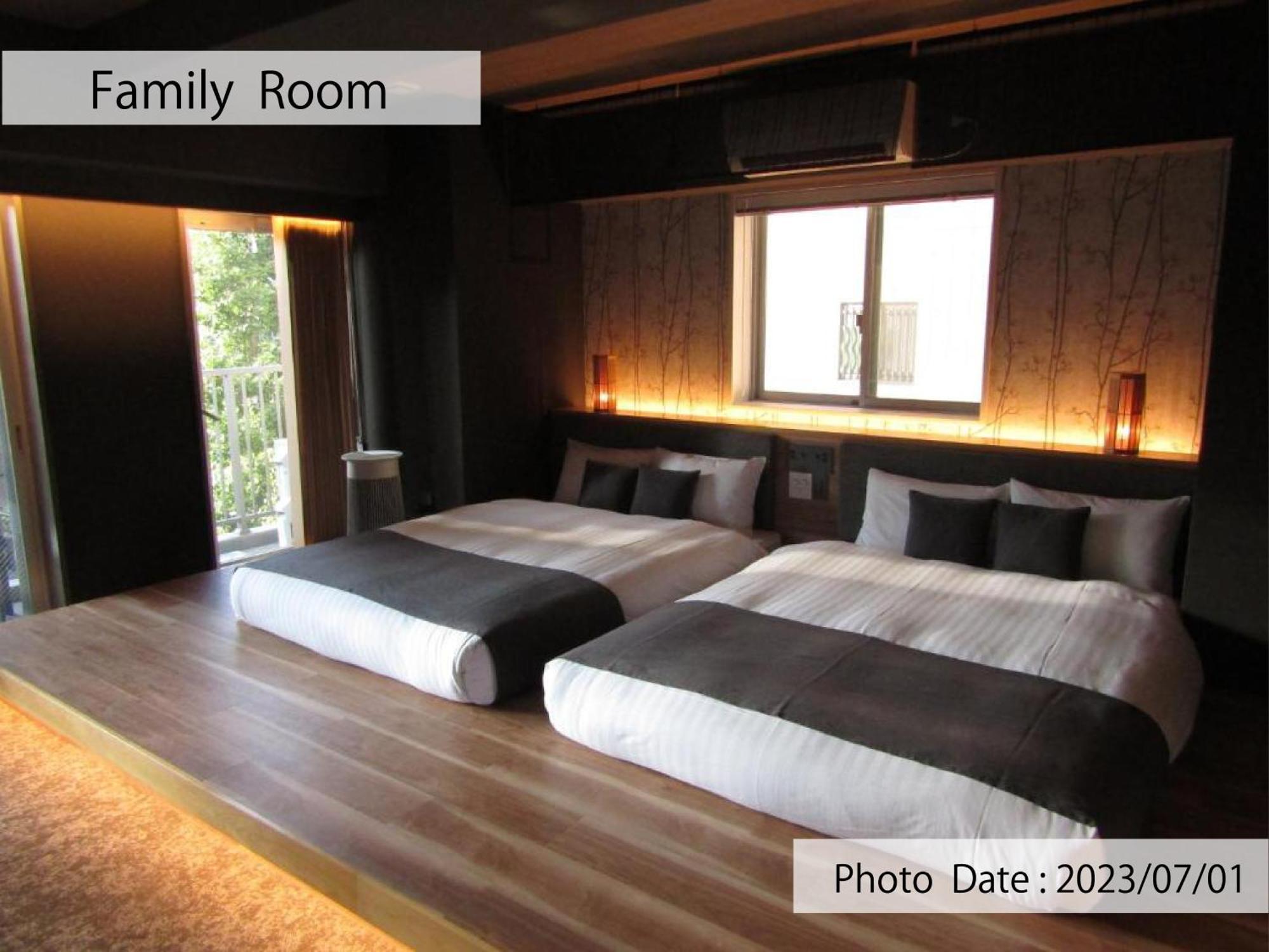 Family Room,1736880788:JPEG