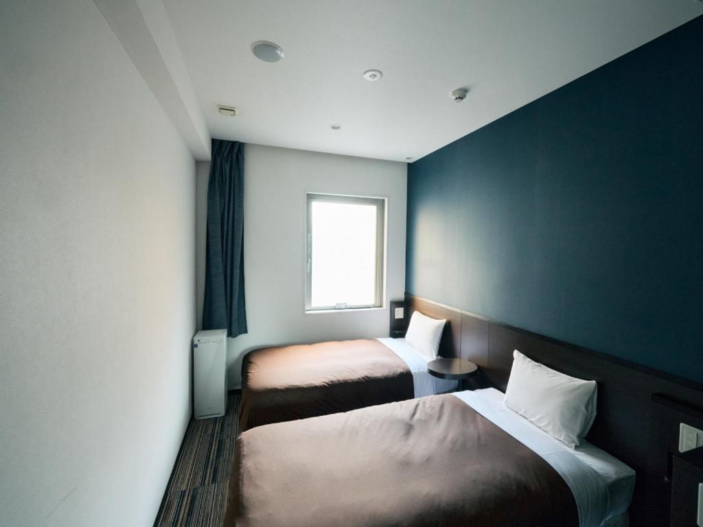 Twin Room,1756652336:JPEG