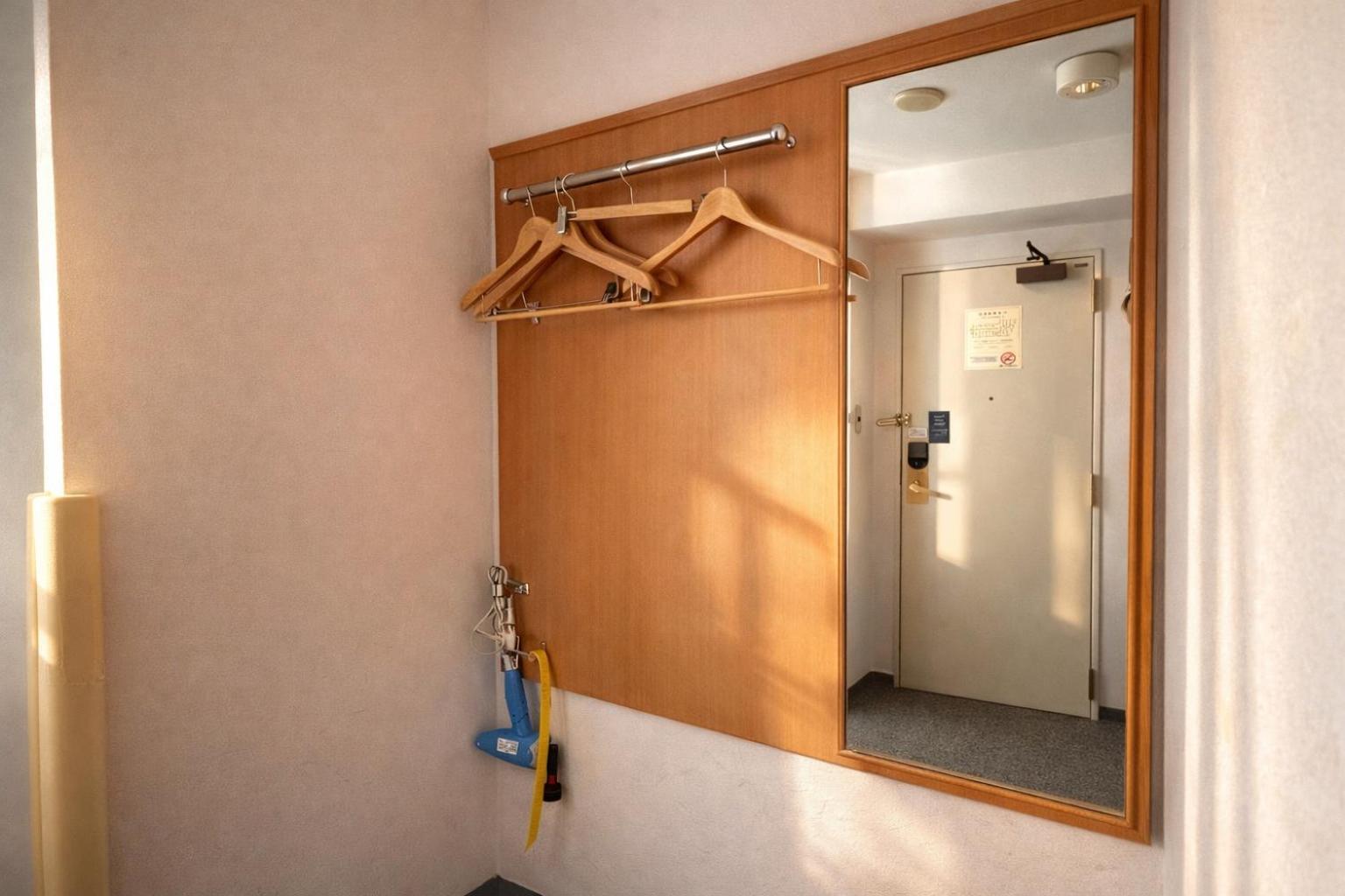 Single Room,1765332287:JPEG