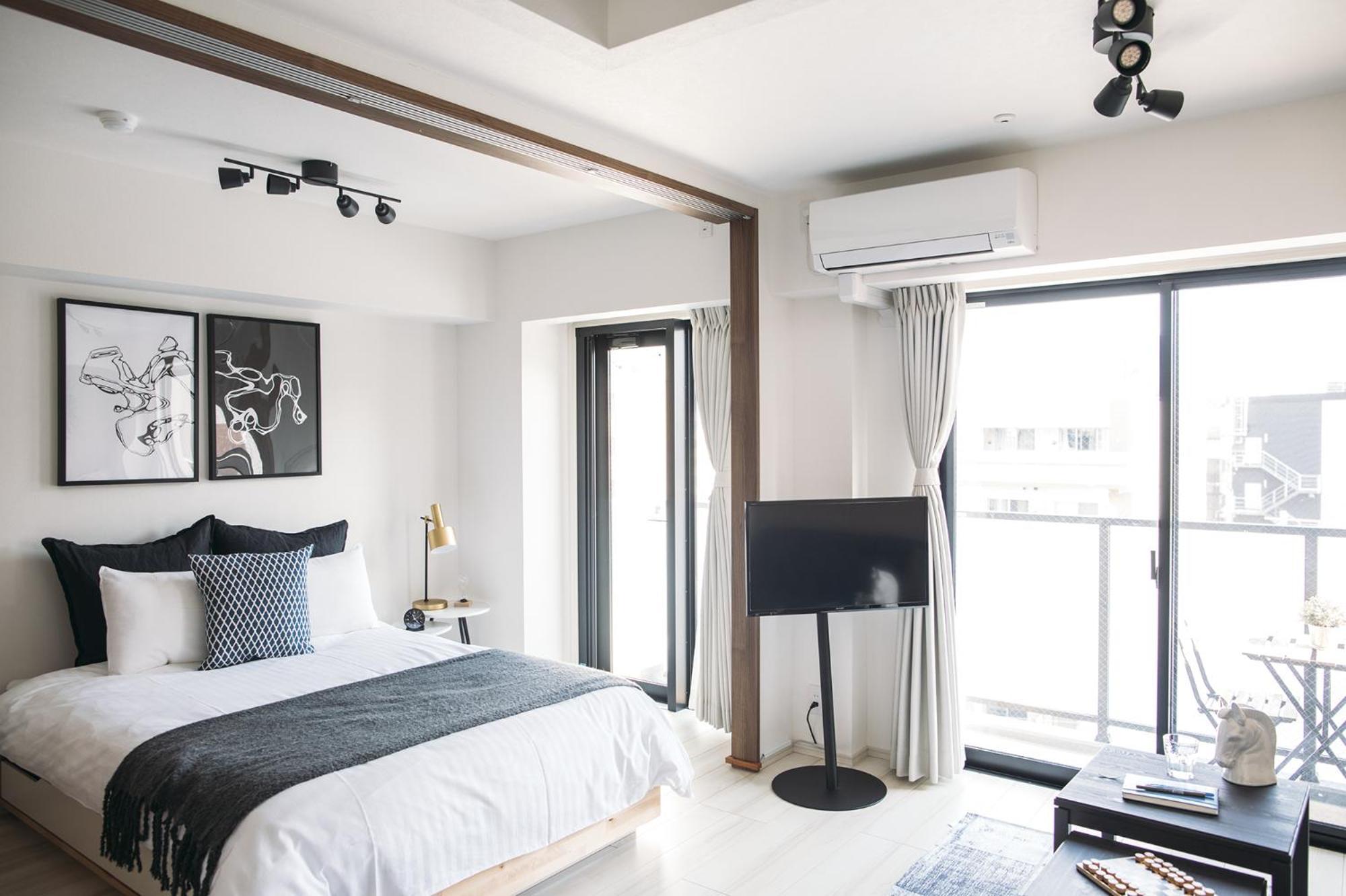 Deluxe Studio Apartment