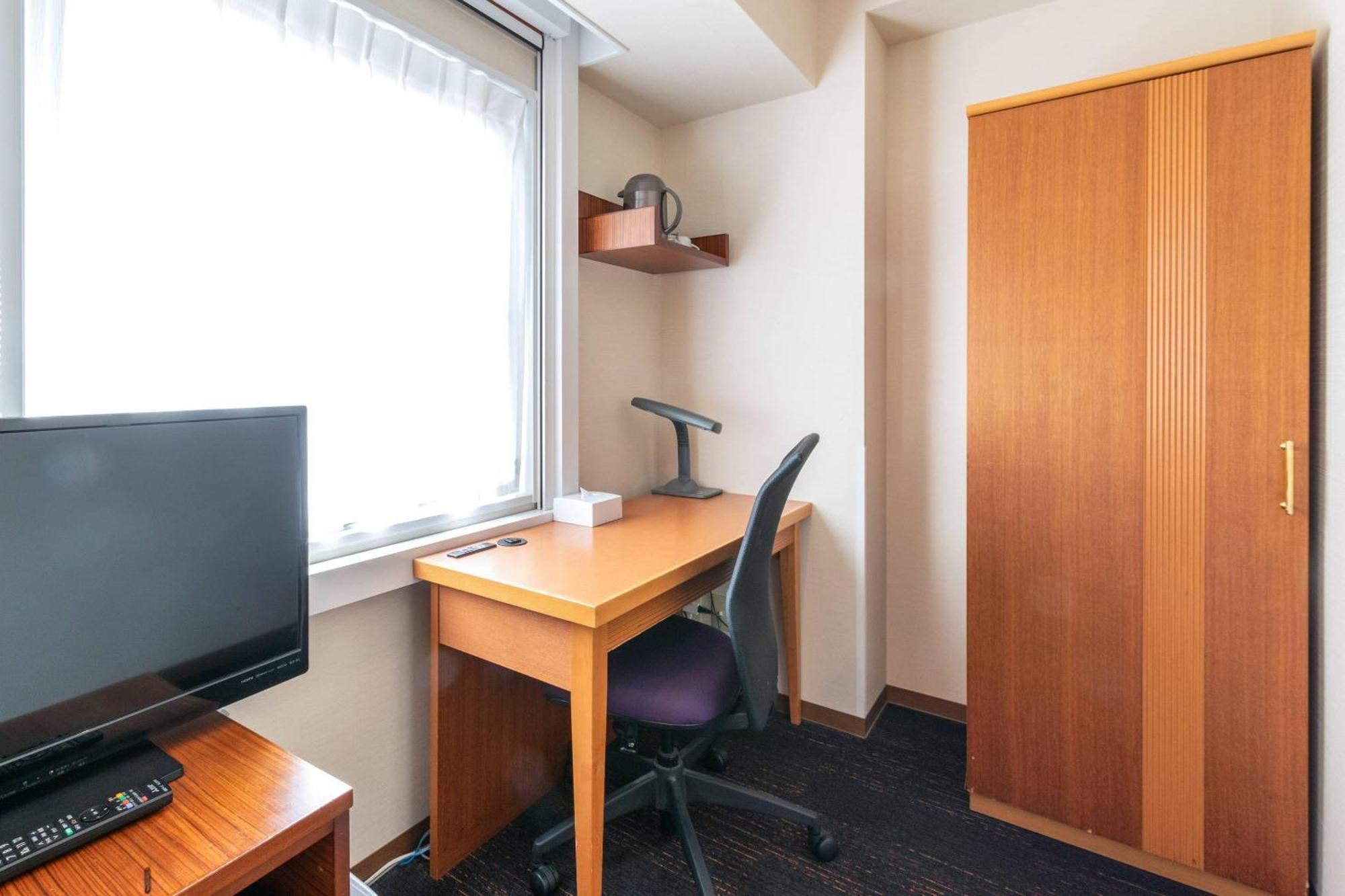 Economy Twin Room Non-Smoking