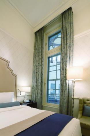 Dome Side King - Non-Smoking,632128617:JPEG