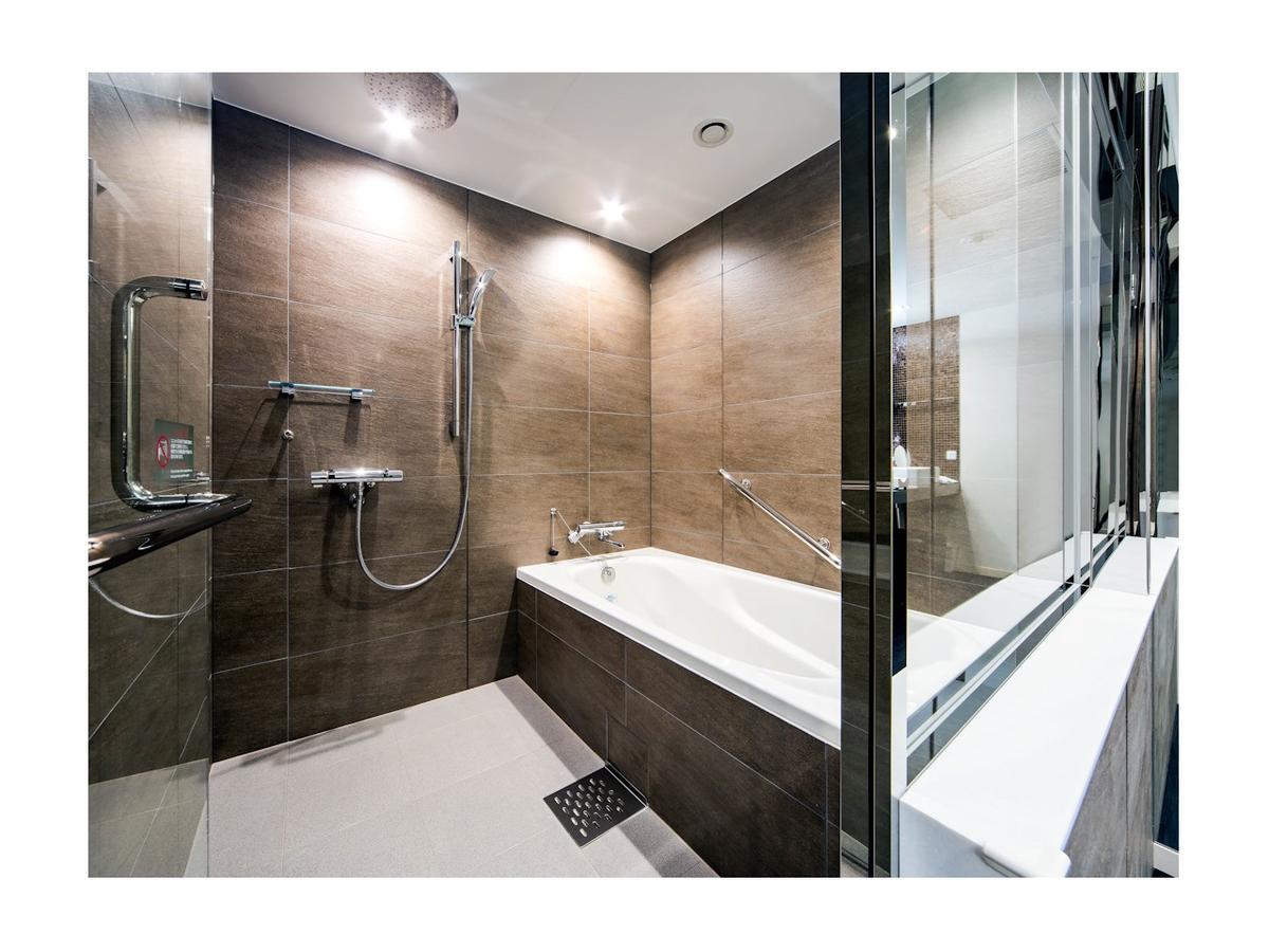 Three-Bedroom Suite,689673678:JPEG