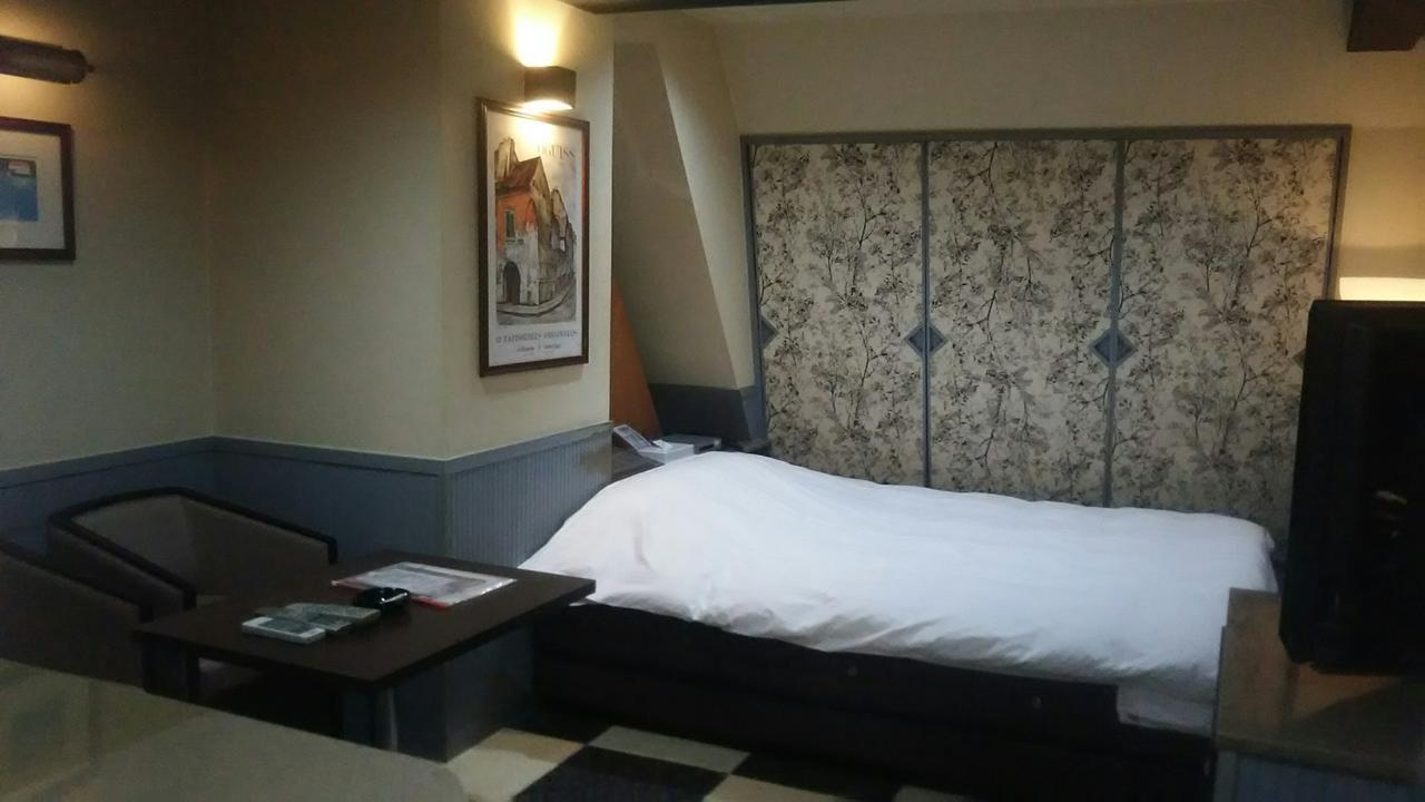 Standard King Room