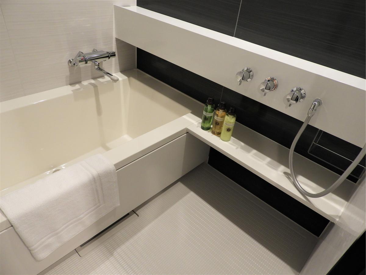 Suite met 2 Slaapkamers en Keuken - Rookvrij - Maandelijks Plan (1 Schoonmaak per Week)