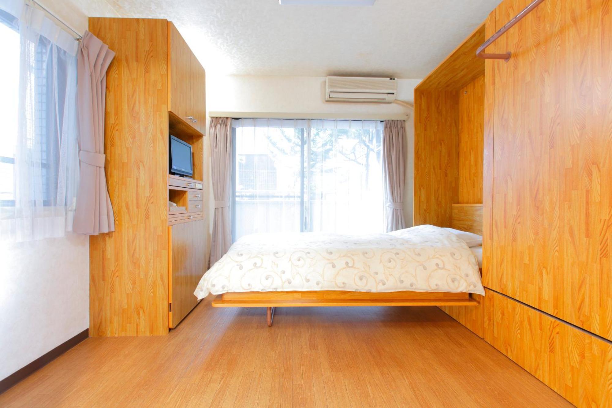 Twin Room Smoking House Keeping is Optional Additional Cost,1213443577:JPEG
