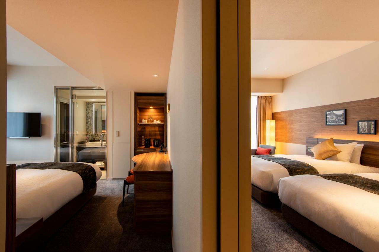 Connecting Rooms