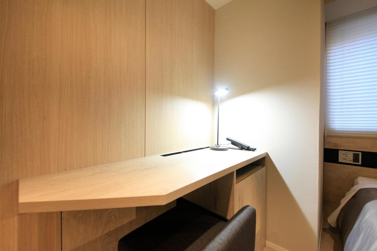 Single Room B (Bed width 120cm)