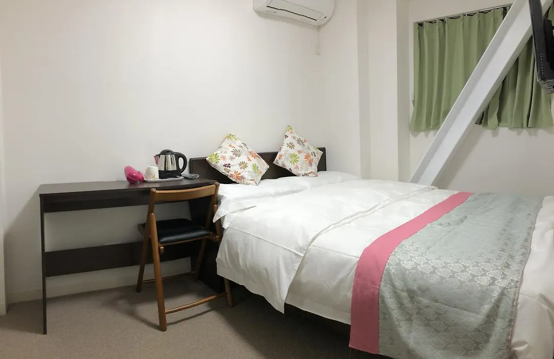GreenHotel-1