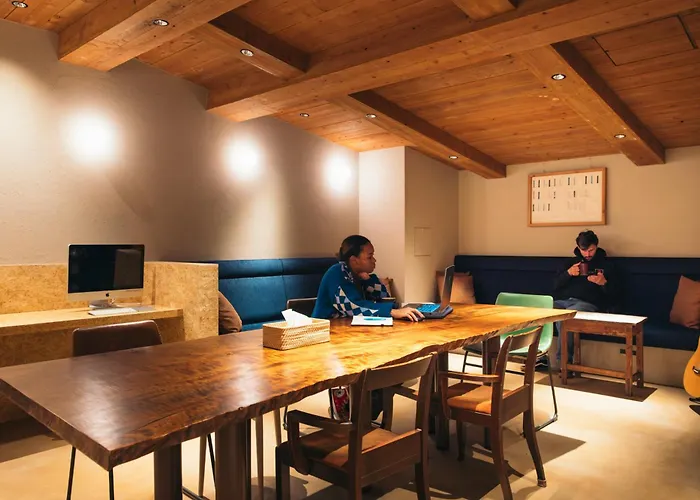 Nui. Hostel & Bar Lounge Tōkyō